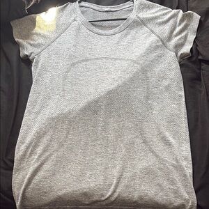 Lululemon Gray Short Sleeve T-Shirt